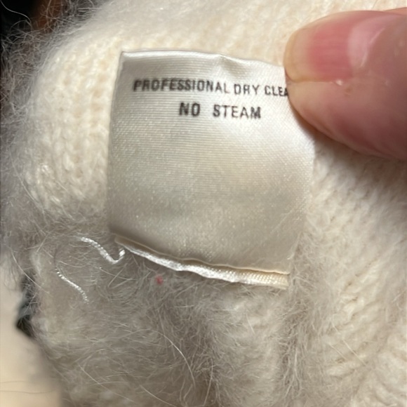 FUZZY ANGORA AND LACE VINTAGE IVORY CREAM SWEATER SIZE LARGE - Picture 10 of 10